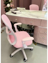 Lovely (�������)